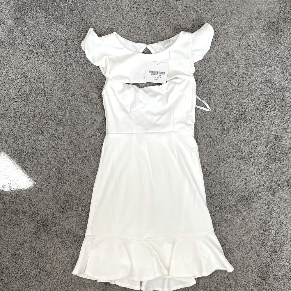Selfie Leslie dress